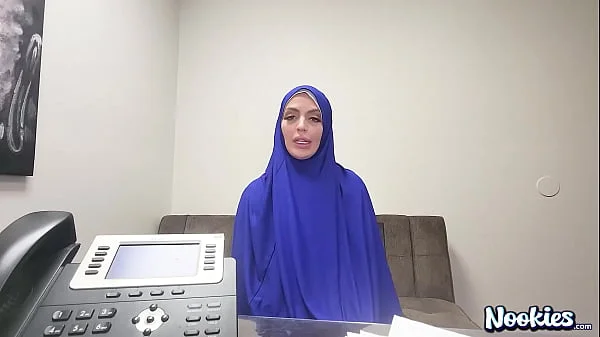 Hijab Girl Pays Off Immigration by Fucking Him - NOOKIES